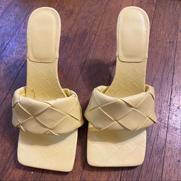 NWOT Yellow 3” Heels - Picture 2 of 4